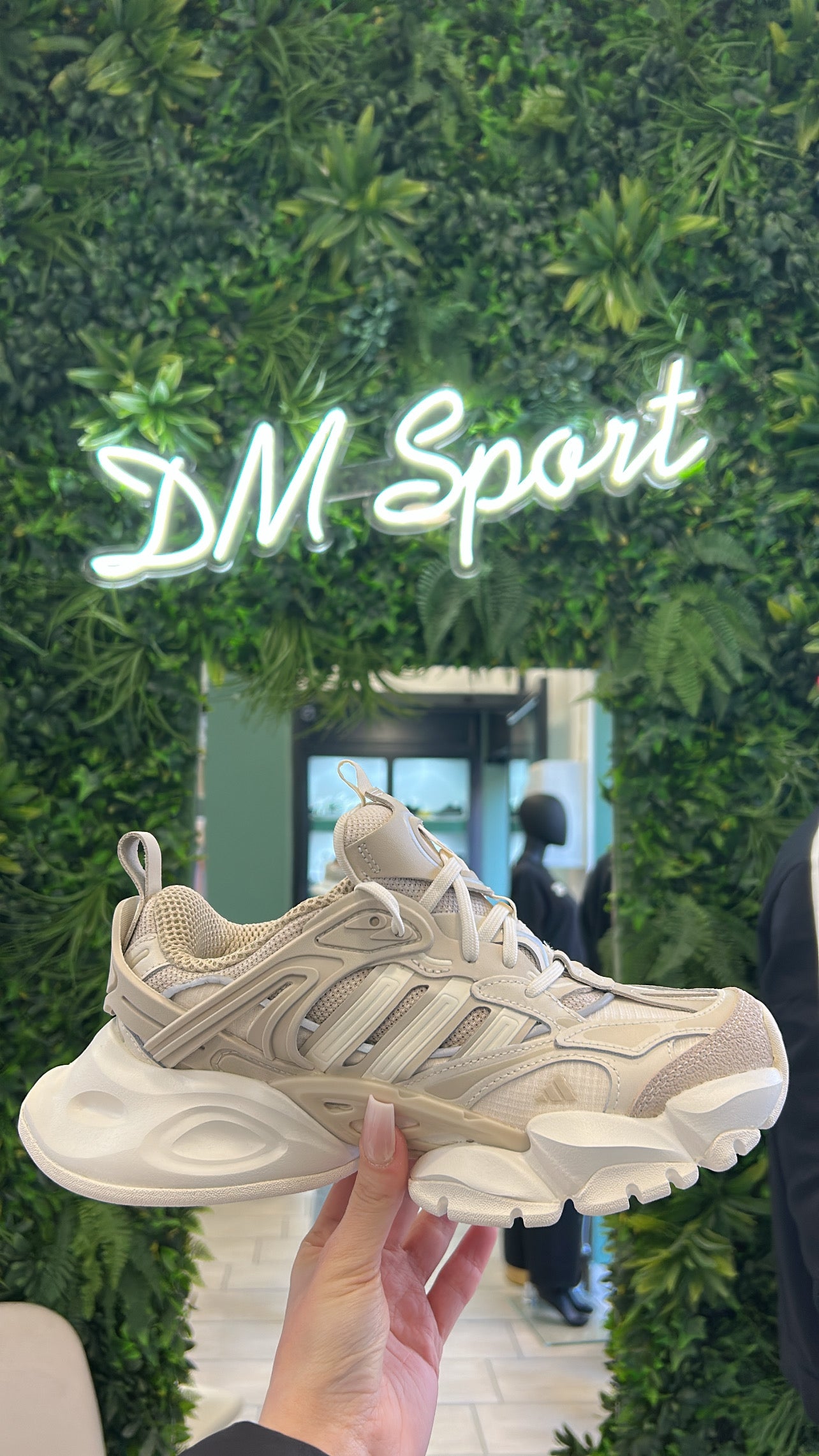 Adidas XLG Runner Deluxe