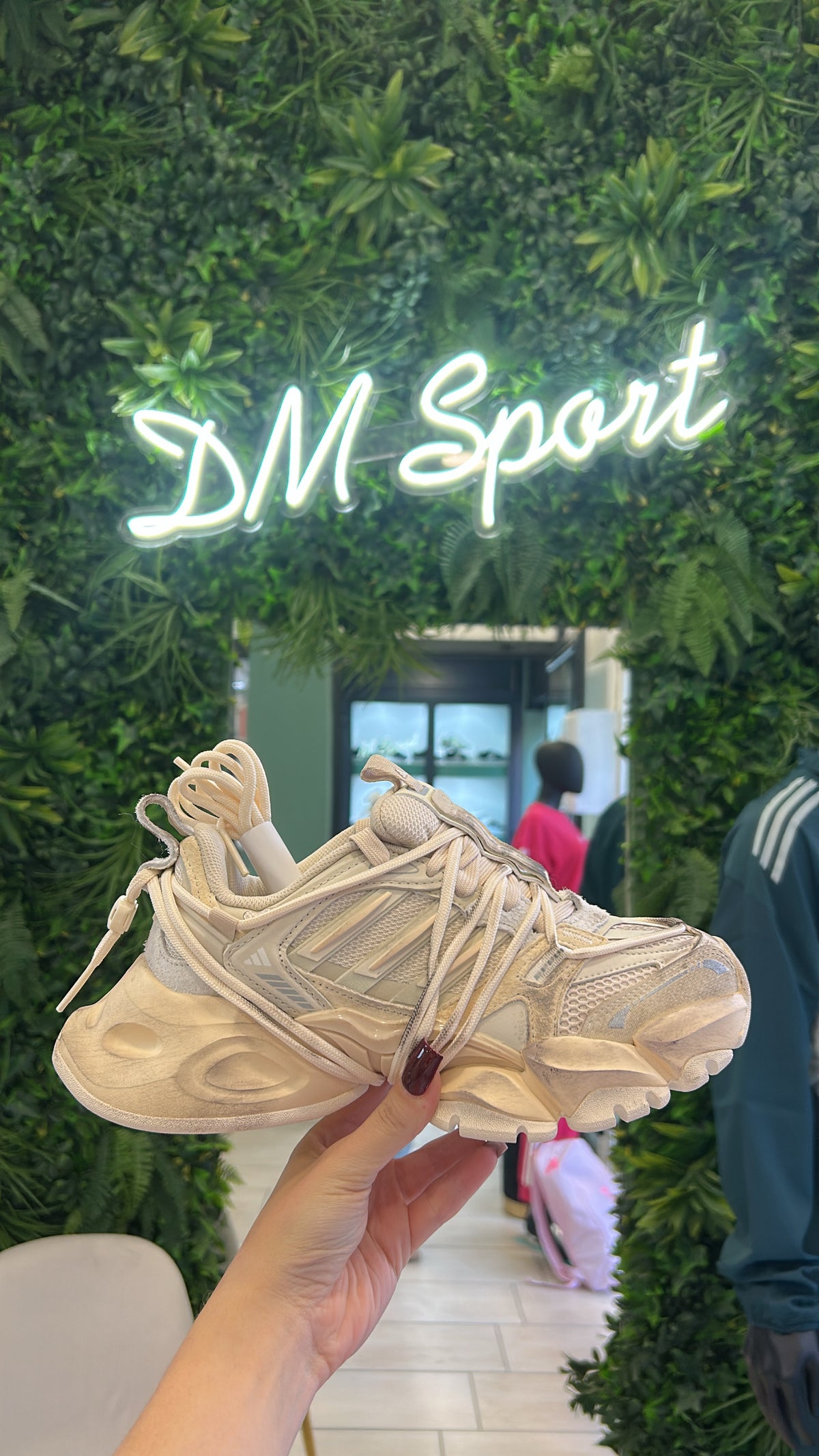 Adidas XLG Runner Deluxe