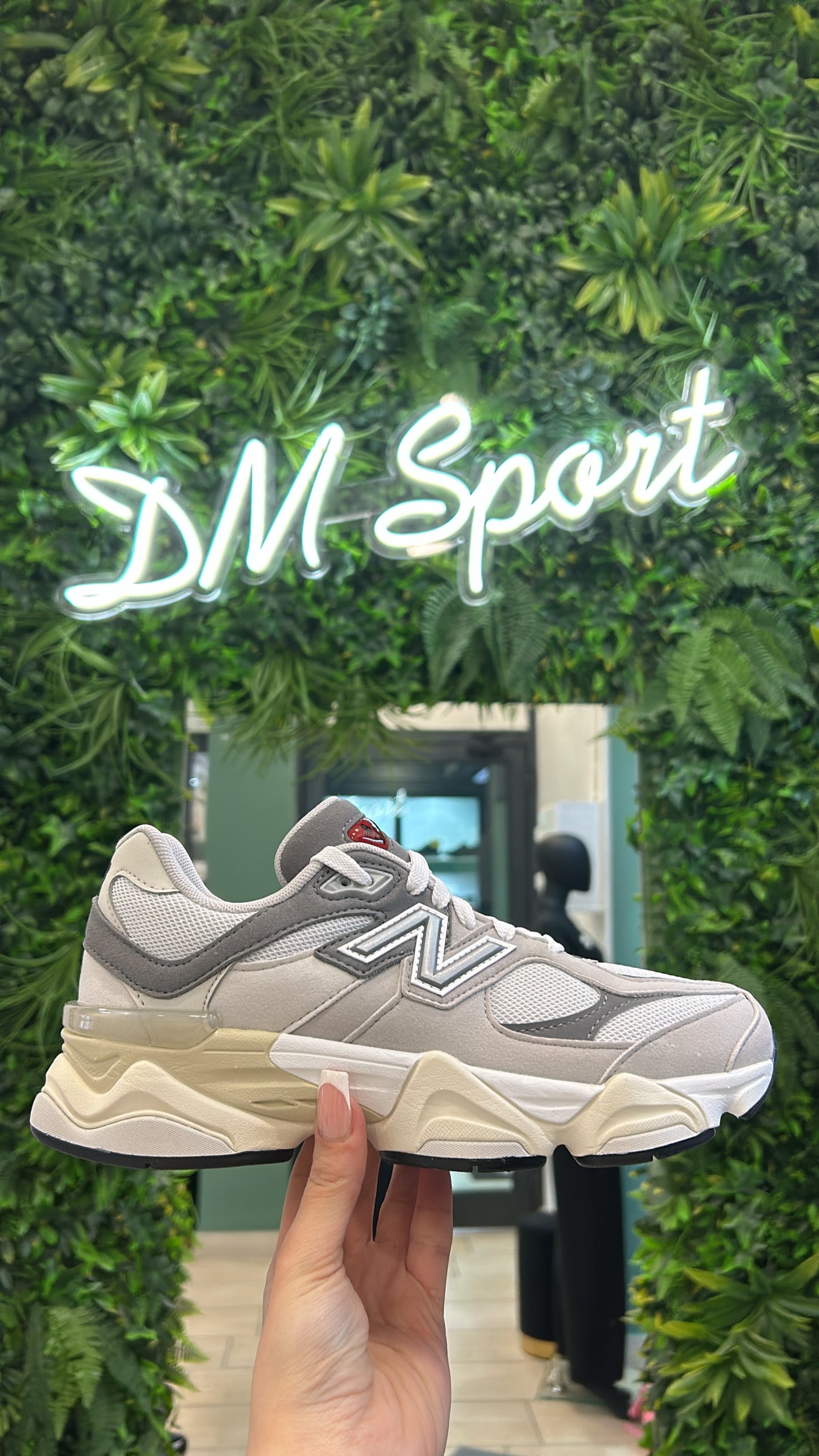 New Balance 9060