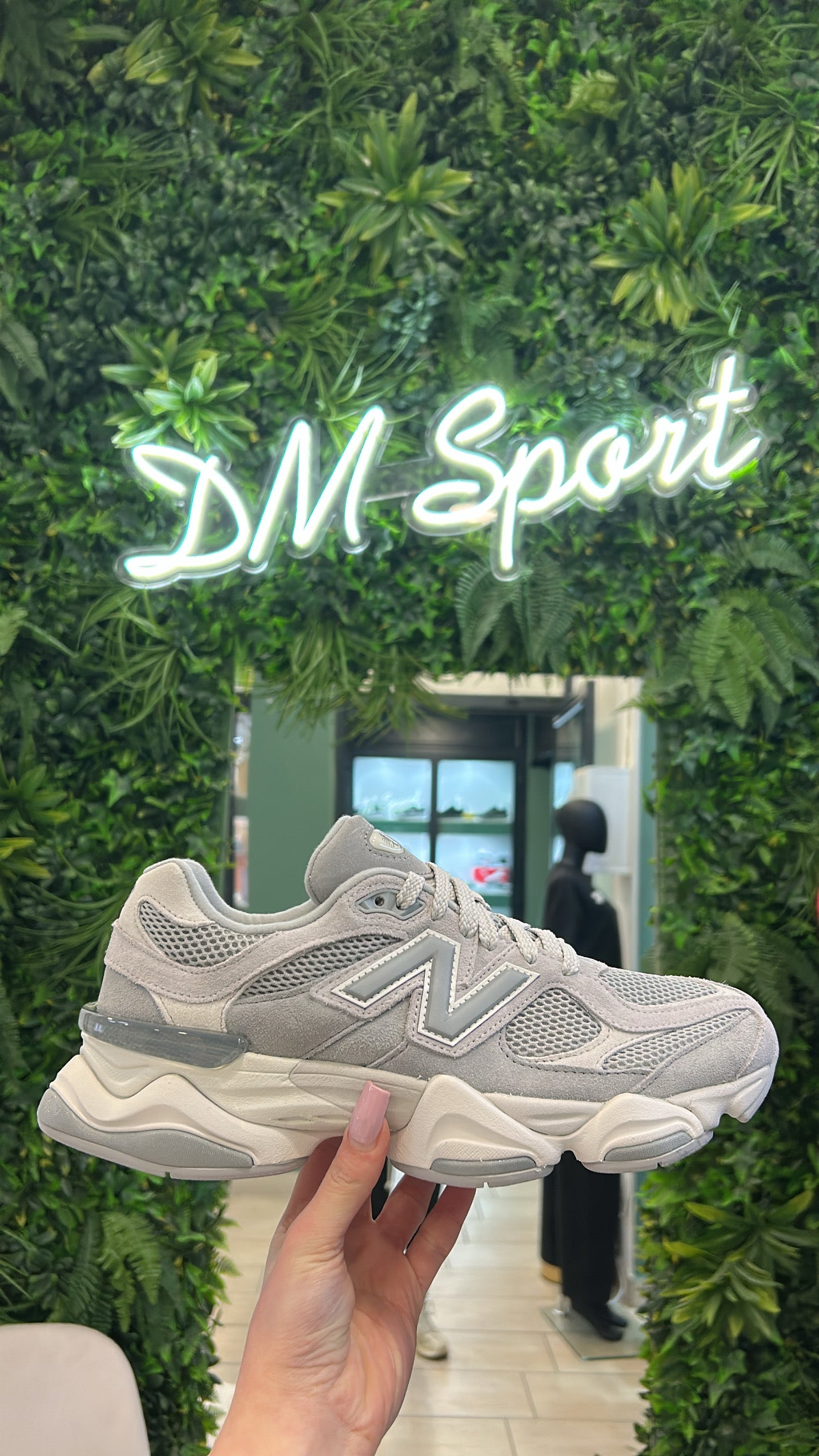 New Balance 9060