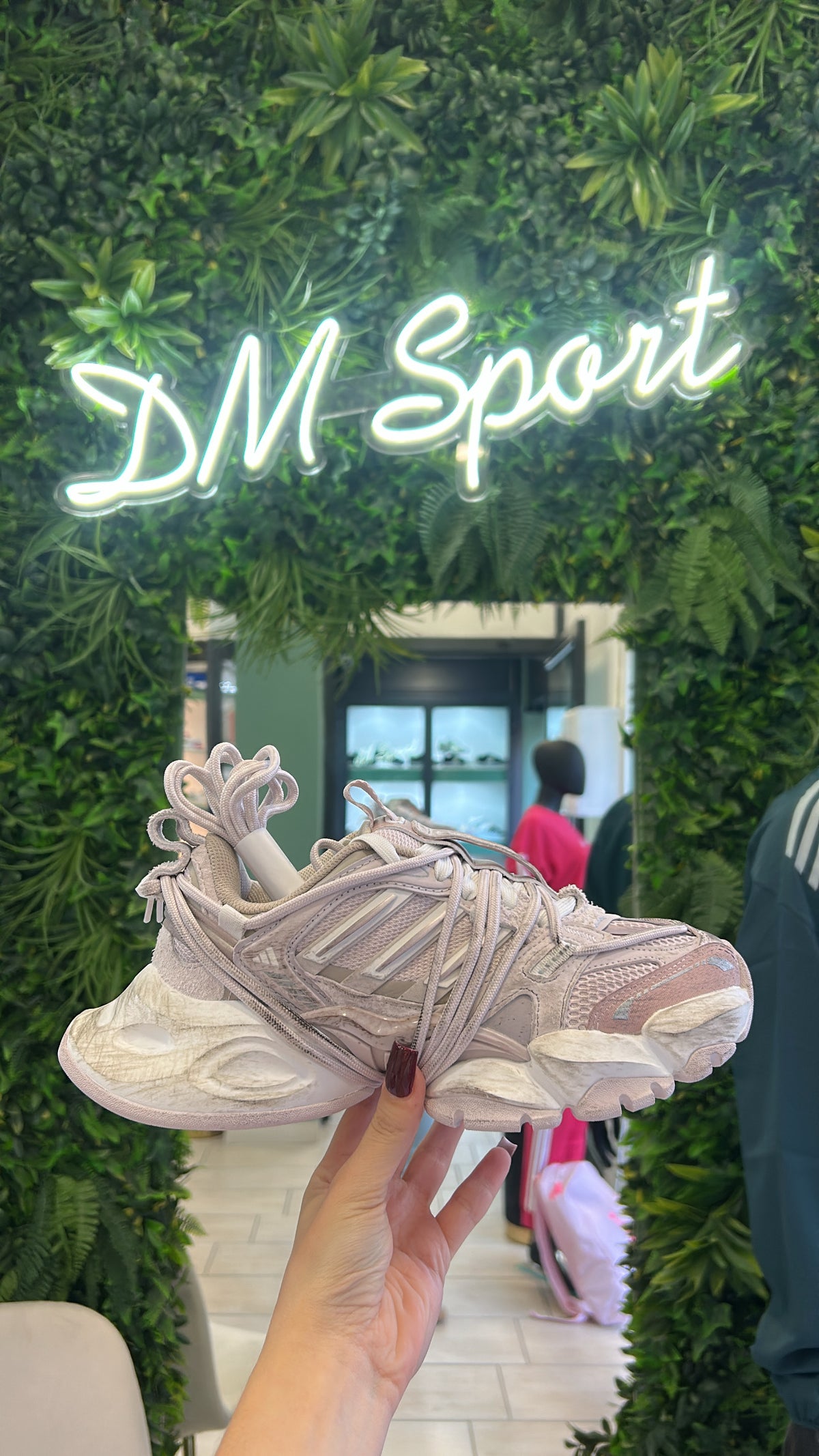 Adidas XLG Runner Deluxe