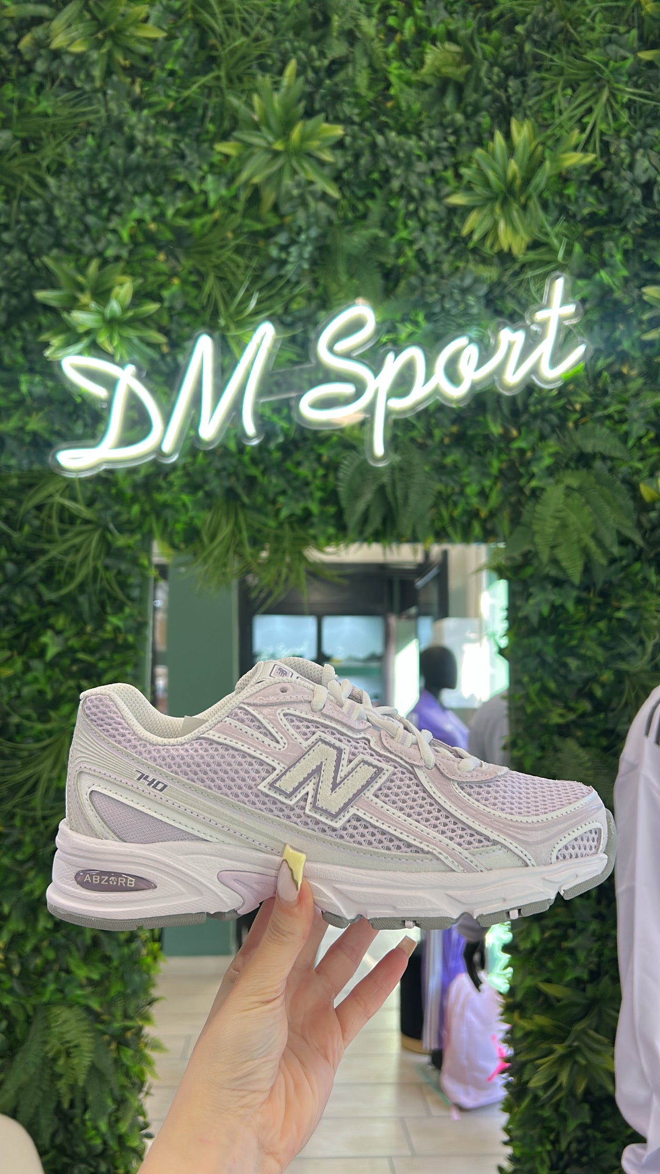 New Balance 740