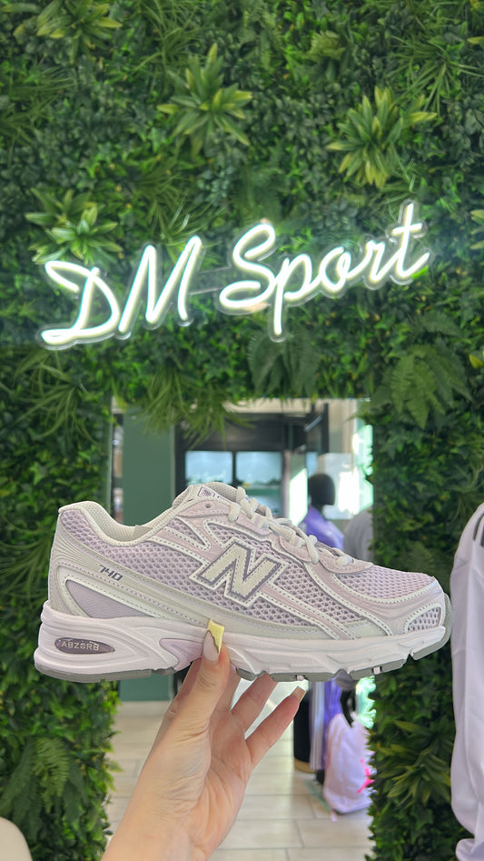 New Balance 740