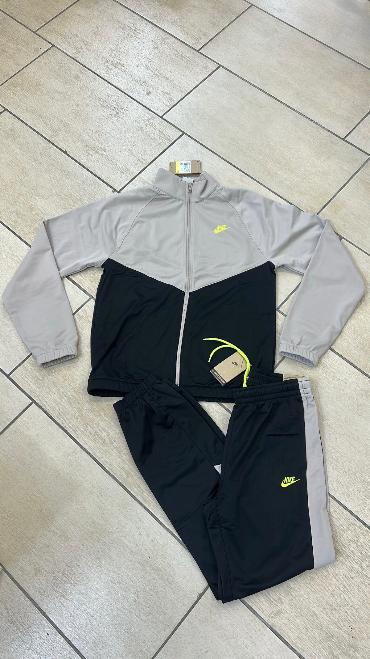 Tuta Nike Acetata