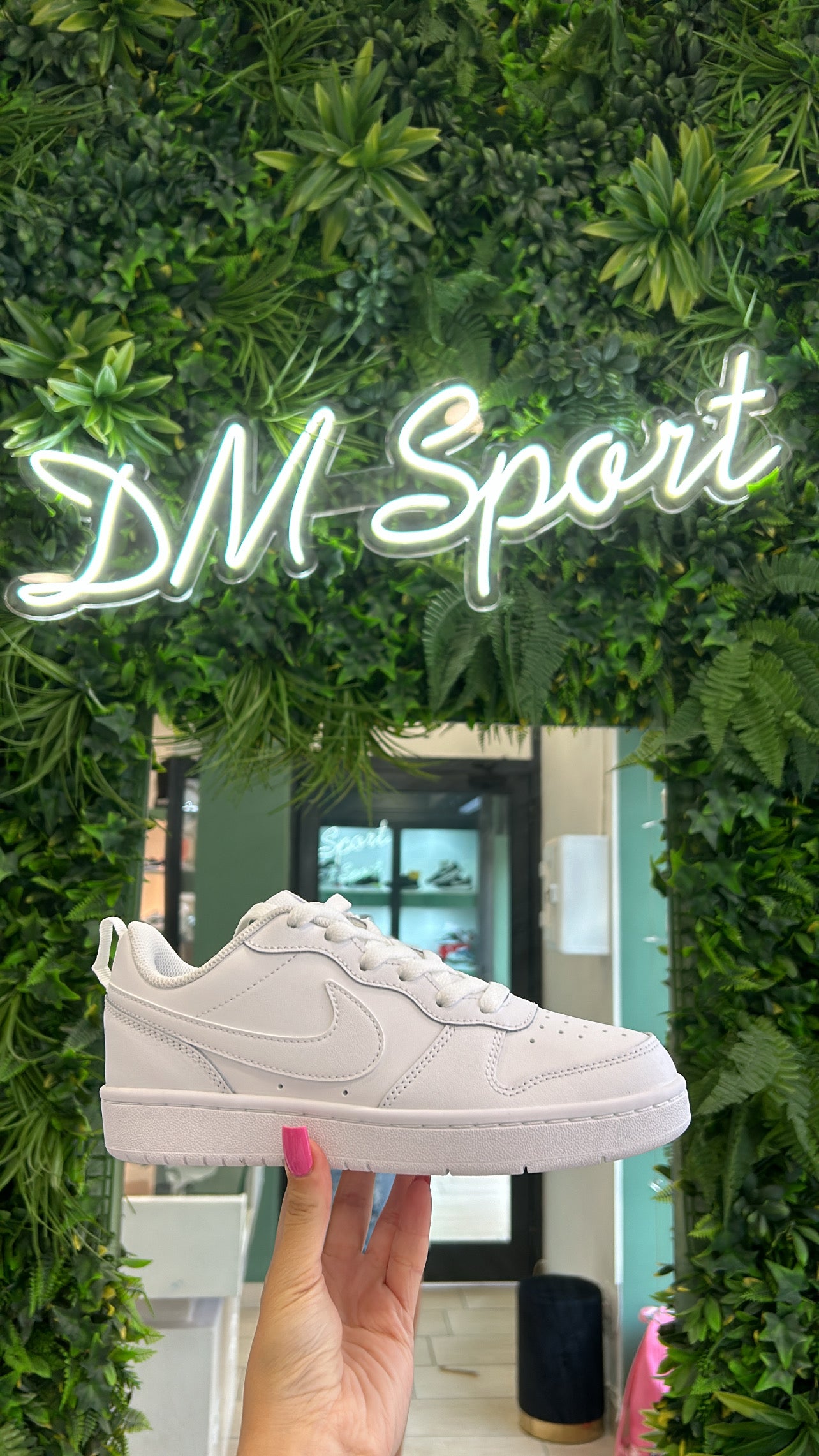 Nike Court Borough Low