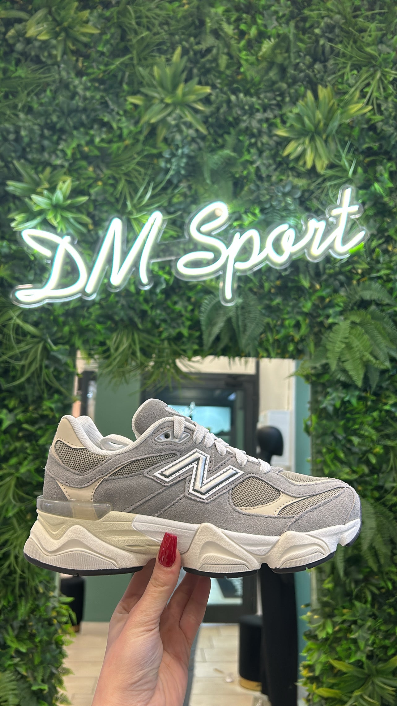 New Balance 9060